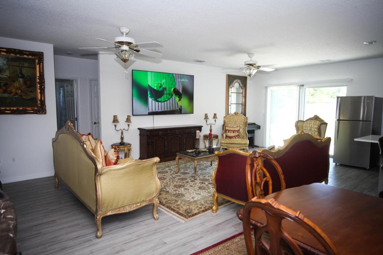 A Beautiful Queen Bedroom Orlando Exterior foto
